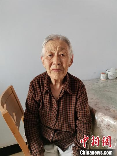 薩仁托婭拍攝的“草原母親”?！∷_仁托婭供圖