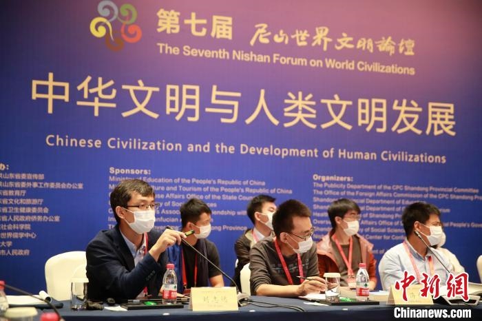 9月27日，第七屆尼山世界文明論壇在山東曲阜開幕。近200位海內(nèi)外專家學(xué)者將進(jìn)行30場對話交流活動?！×籂?攝