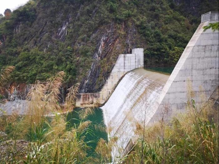 2021年12月7日，督察組現(xiàn)場督察發(fā)現(xiàn)，未取得相關(guān)手續(xù)的上立亭電站主體工程已完成建設(shè)