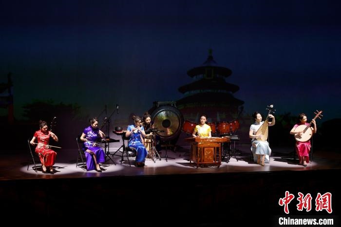 6日，“相約北京”奧林匹克文化節(jié)暨第22屆“相約北京”國際藝術(shù)節(jié)在京開幕?！?lt;a target='_blank' href='/'>中新社</a>記者 富田 攝