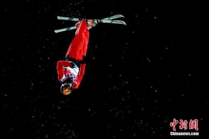 徐夢桃在比賽中。<a target='_blank' href='/'>中新社</a>記者 富田 攝