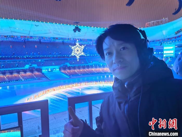 張文海在“鳥(niǎo)巢”內(nèi)?！埼暮?供圖