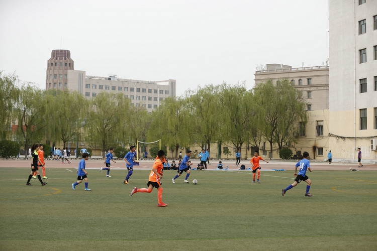 1620687184873903.jpg (3)內(nèi)蒙古足球青訓(xùn)營U12足球聯(lián)賽比賽現(xiàn)場.jpg