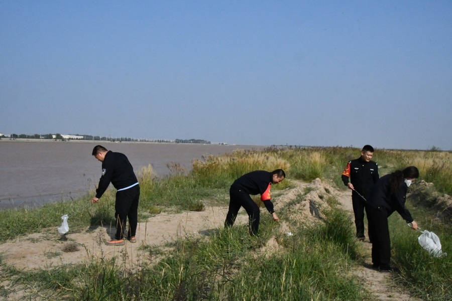 1678079679243688.jpg 開展“保護黃河母親河”志愿活動.JPG