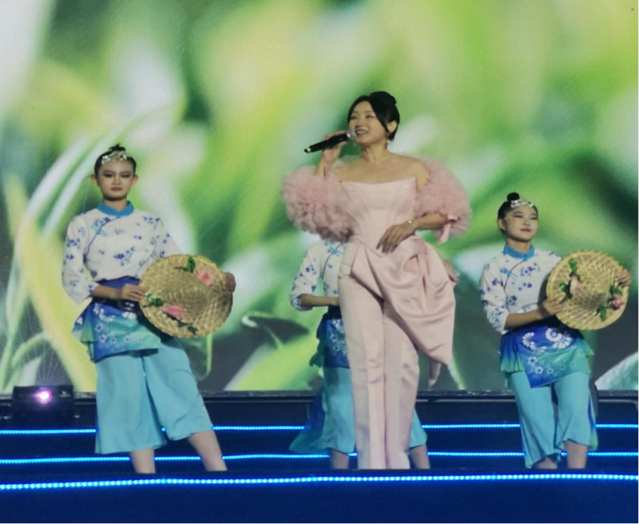 “如七而遇 相思烏海”這場(chǎng)七夕主題音樂(lè)會(huì)甜出圈584.png