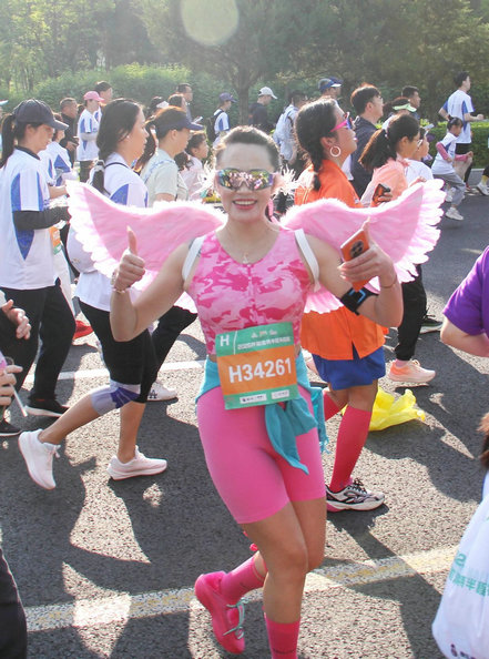 1748170940937748.jpg 跑5.jpg