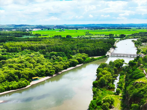 1751851897316412.jpg 烏蘭1.jpg