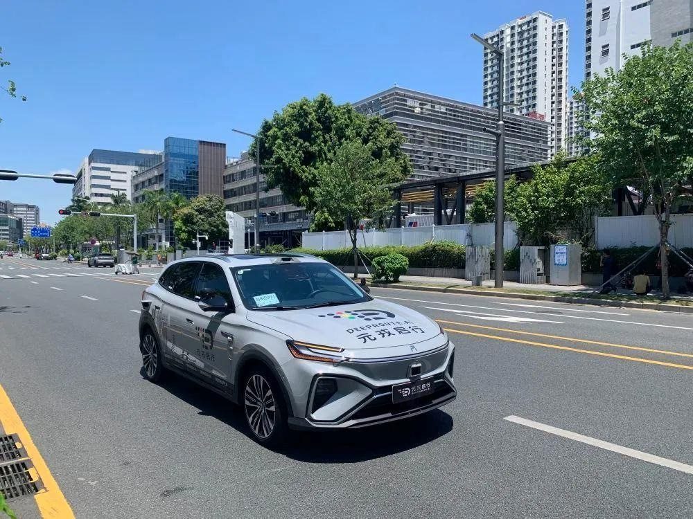 △自動駕駛汽車在河套深港科技創(chuàng)新合作區(qū)開展道路測試。