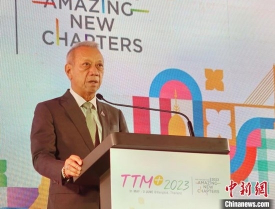 泰國(guó)旅游及體育部部長(zhǎng)皮帕在開(kāi)幕式上致辭。 趙婧楠 攝