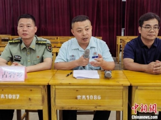 宣講員宣講。韋碩 攝