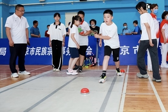 冰蹴球比賽場景。賽事主辦方供圖