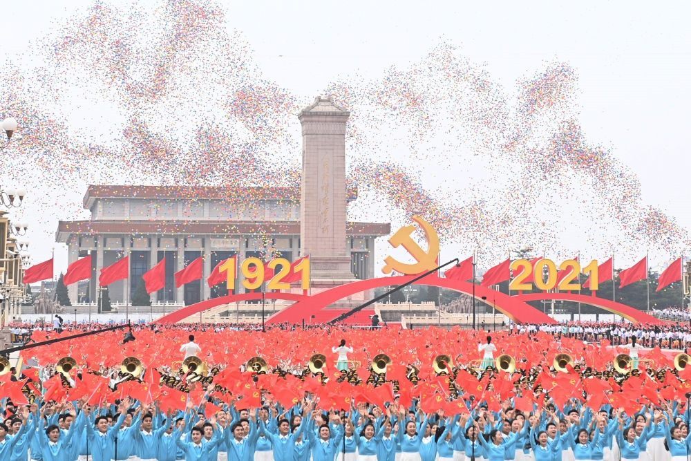 2021年7月1日上午，慶祝中國(guó)共產(chǎn)黨成立100周年大會(huì)在北京天安門廣場(chǎng)隆重舉行。這是慶祝大會(huì)現(xiàn)場(chǎng)放飛氣球。新華社記者 李尕 攝