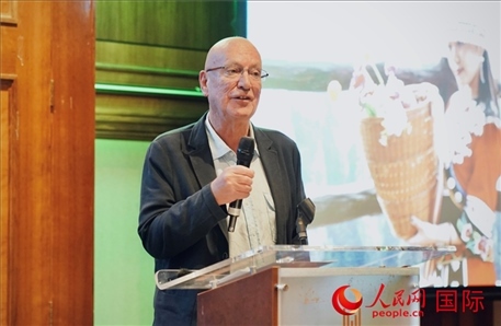 旅?作家魯珀特·帕克分享張家界旅行照片。人民網(wǎng) 郭錦標(biāo)攝