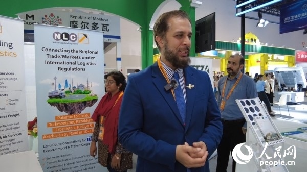 9月2日，巴基斯坦駐華使館商務(wù)參贊古拉姆·卡迪爾接受人民網(wǎng)記者采訪。人民網(wǎng)記者 趙雯博攝