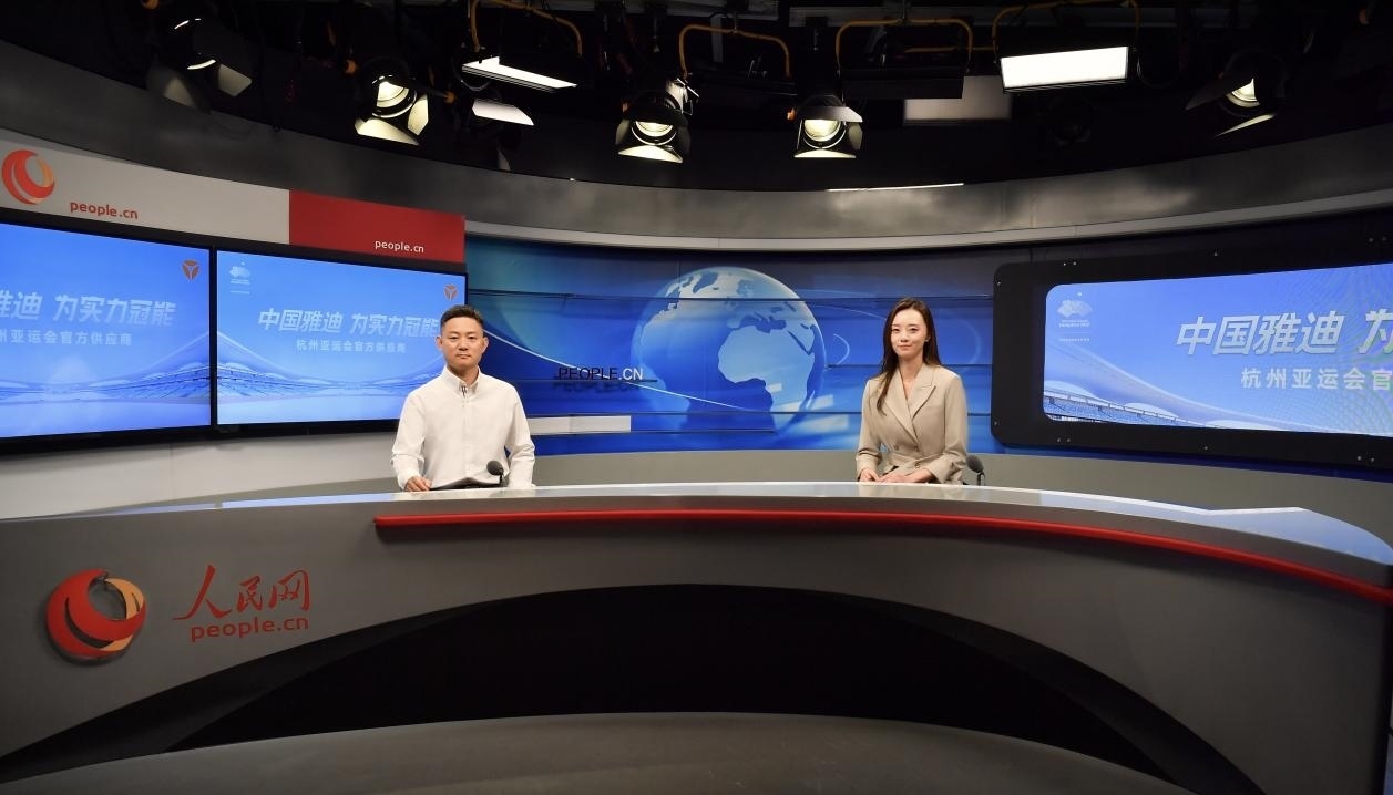 雅迪科技集團全球營銷與服務(wù)總裁王家中接受人民網(wǎng)記者采訪。人民網(wǎng)記者 于凱攝