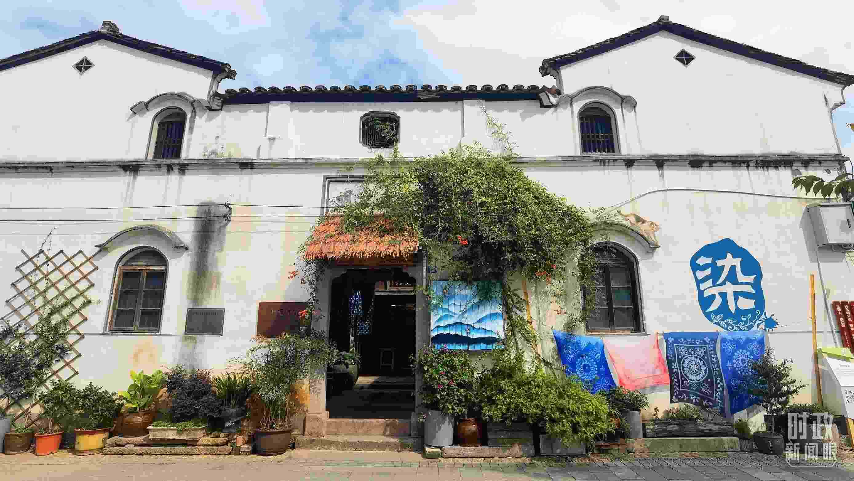 △李祖村的藝術(shù)染坊。（總臺央視記者周志國拍攝）