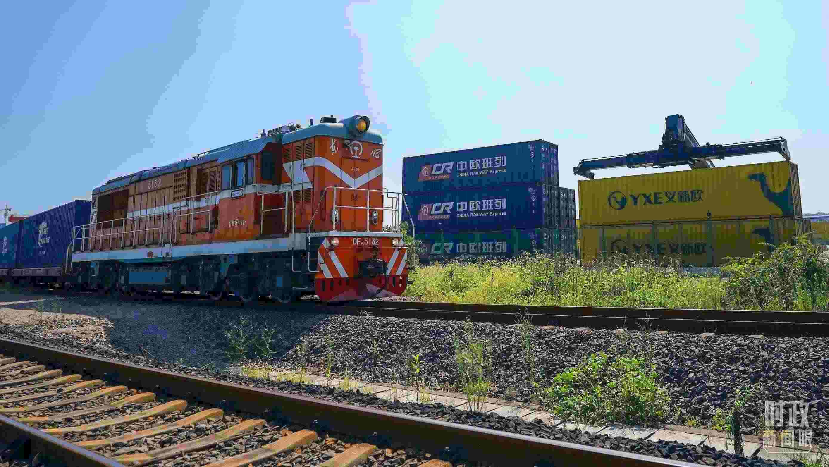 △“義新歐”先后開通了18條點對點的班列主線，業(yè)務(wù)范圍輻射50多個國家和160多個城市。（總臺國廣記者李晉拍攝）