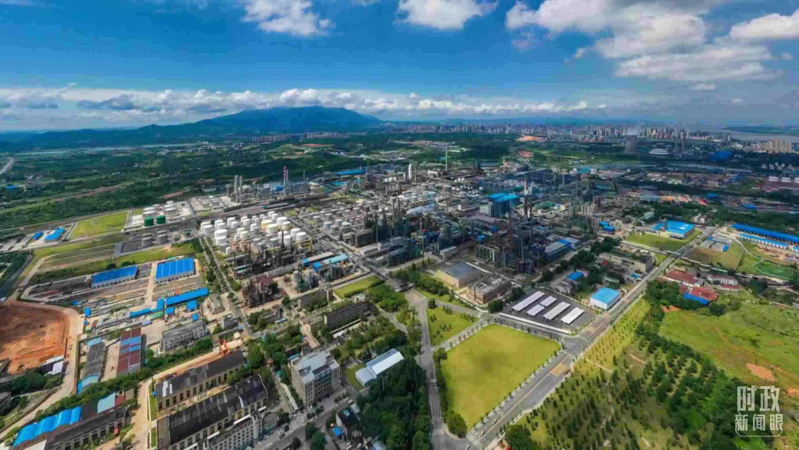 △中國(guó)石化九江分公司。（總臺(tái)記者劉陽(yáng)拍攝）