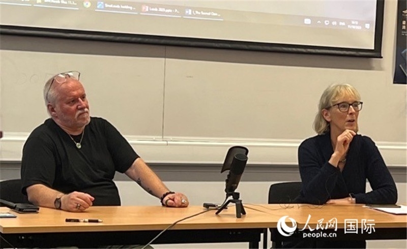 翻譯家韓斌、普華杰與師生交流 攝影 實(shí)習(xí)生王雪珊