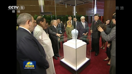 2019年5月15日，中外領導人共同參觀“大美亞細亞——亞洲文明展”。（視頻截圖）