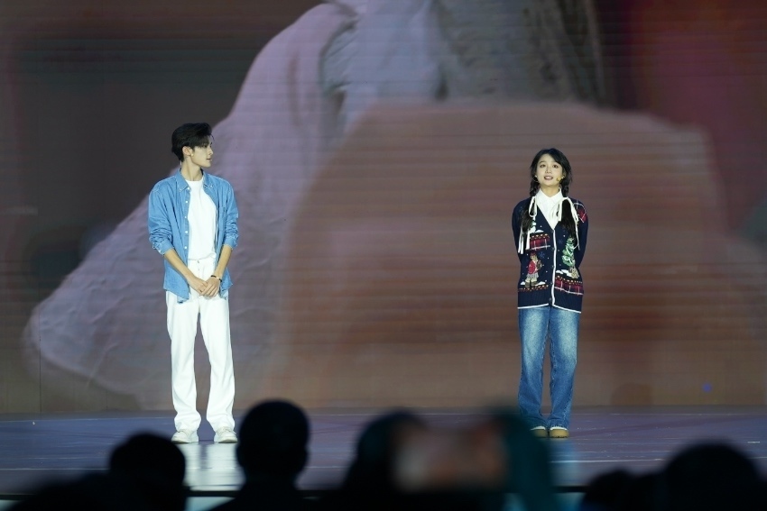 煎餅果仔（演員張家?。⑾奶烀妹茫ㄑ輪T楊茜云）