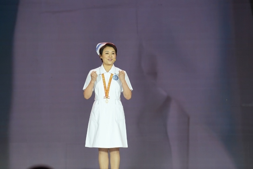 第49屆南丁格爾獎獲得者、四川大學(xué)華西醫(yī)院護(hù)理部主任蔣艷