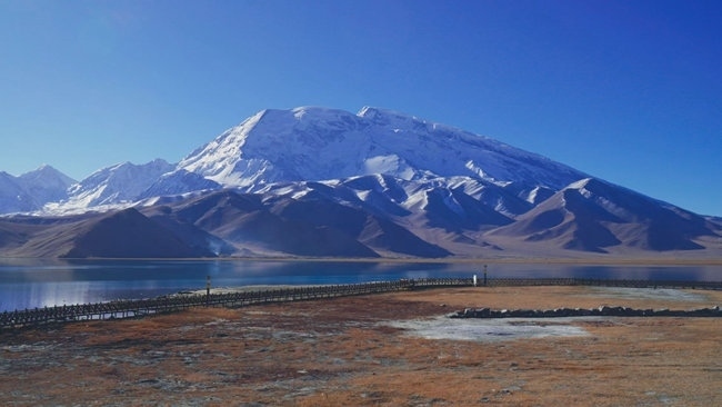 喀拉庫勒湖。中國鐵路烏魯木齊局集團(tuán)有限公司供圖
