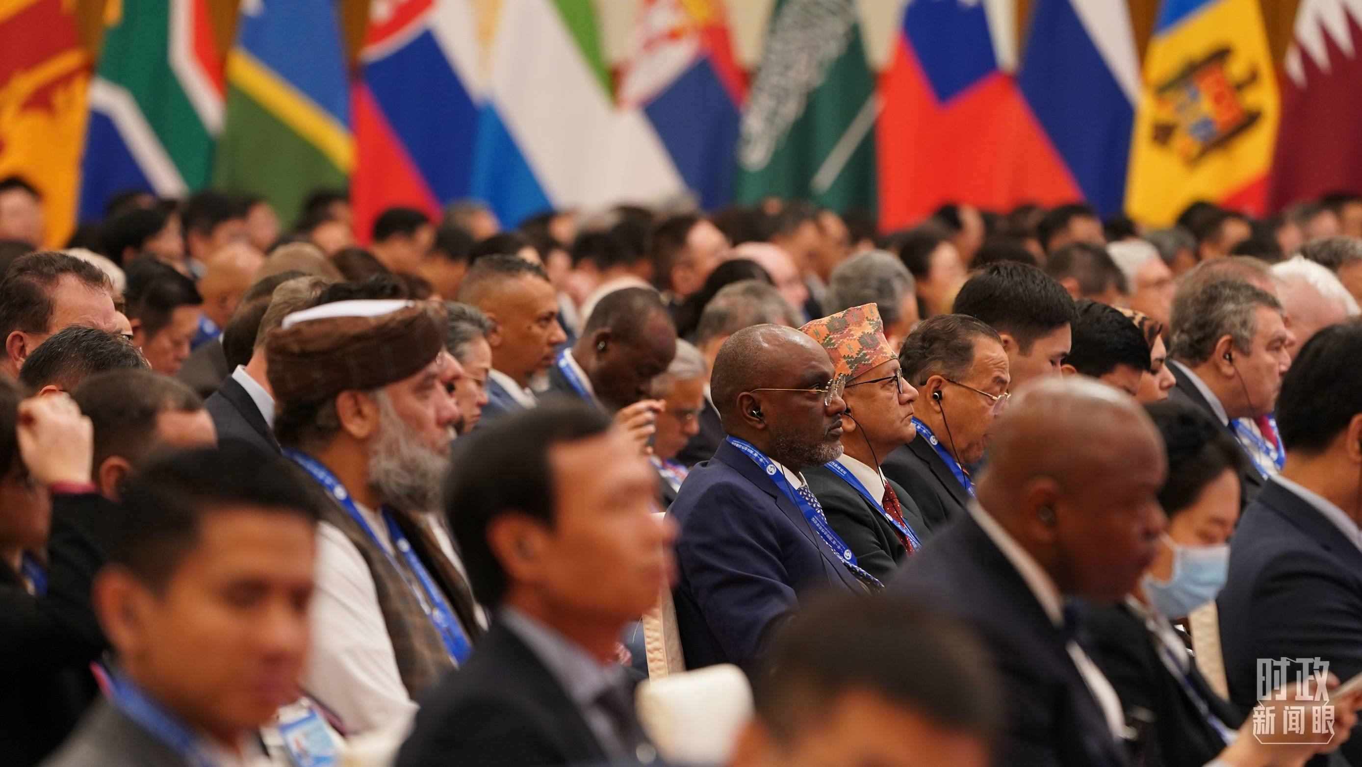 △開幕式現(xiàn)場的與會嘉賓。（總臺國廣記者李晉拍攝）