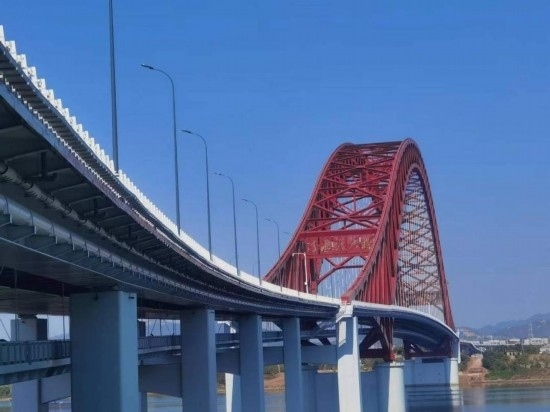 清水塘大橋側(cè)面。本報(bào)記者 常雯宜攝