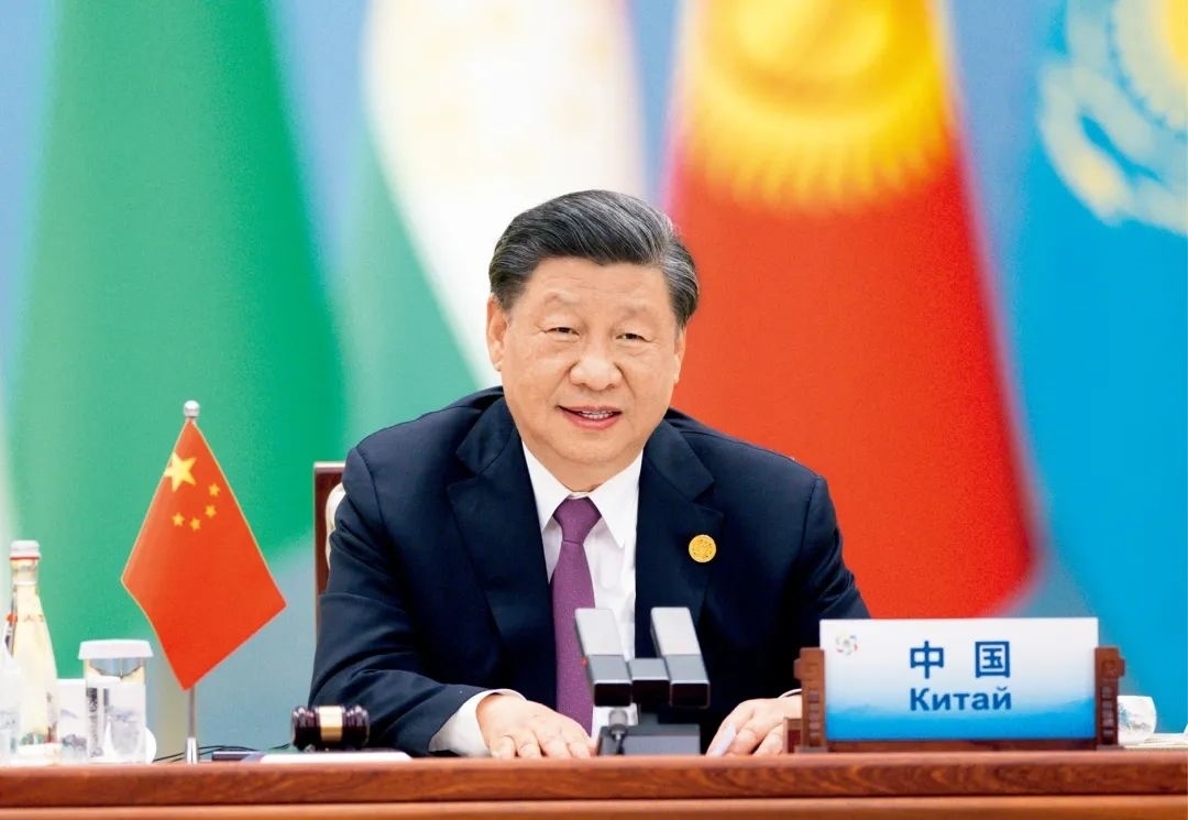 2023年5月19日上午，國家主席習(xí)近平在陜西省西安市主持首屆中國—中亞峰會(huì)并發(fā)表題為《攜手建設(shè)守望相助、共同發(fā)展、普遍安全、世代友好的中國—中亞命運(yùn)共同體》的主旨講話。圖/ 新華社記者 黃敬文 攝