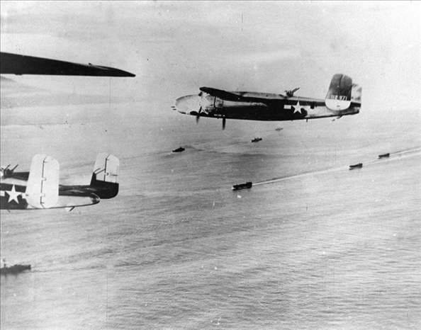 1942年4月18日，美國航空母艦甲板上B－25解放式轟炸機起飛轟炸東京工業(yè)區(qū)域，此為日本首次受盟軍之進(jìn)攻。