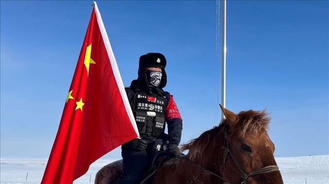 呼倫貝爾陳巴爾虎旗公安局副局長(zhǎng)石永志。人民網(wǎng)記者 張敏穎攝