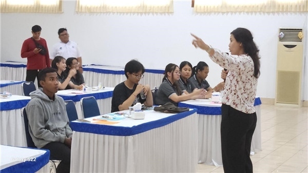 巴陵康孔子學院外方院長普拉巴介紹孔子學院情況。主辦方供圖