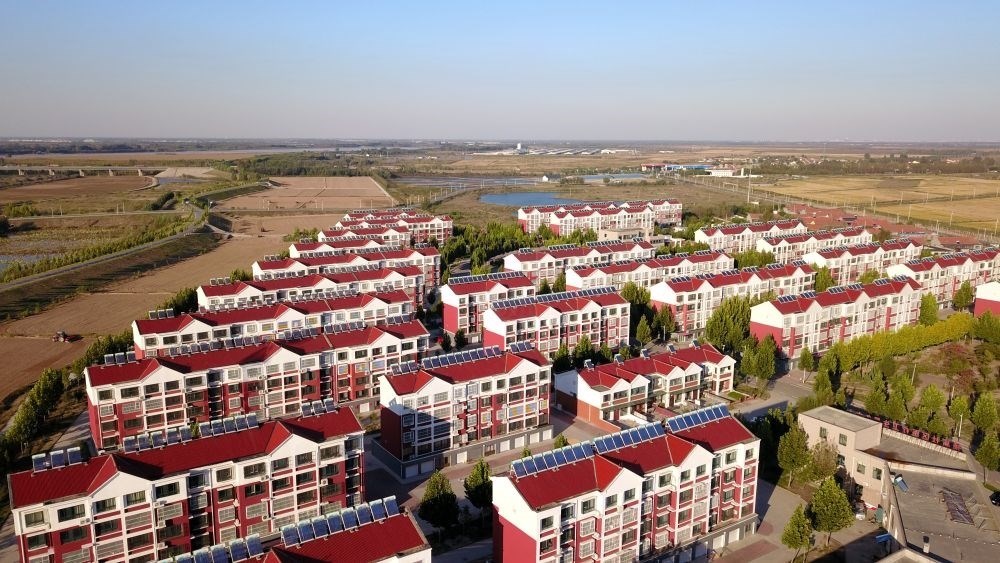 山東省東營市墾利區(qū)楊廟社區(qū)（2021年10月17日攝，無人機照片）。新華社記者 郭緒雷 攝