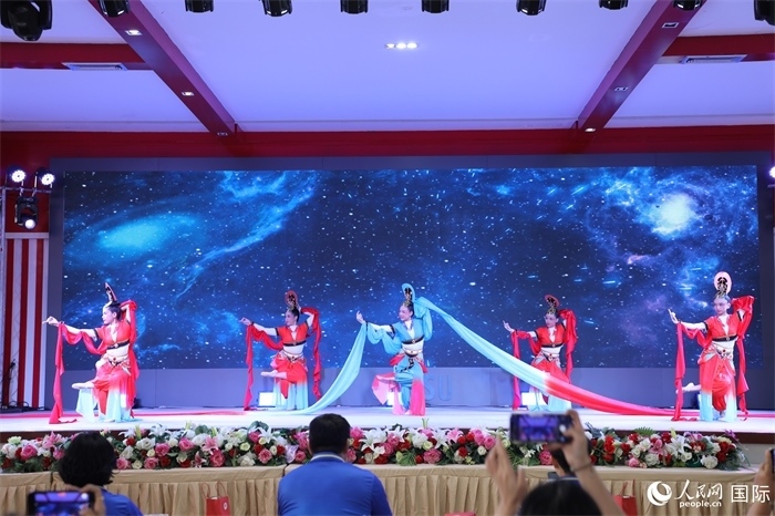 才藝表演環(huán)節(jié)。人民網(wǎng)記者 孫廣勇攝