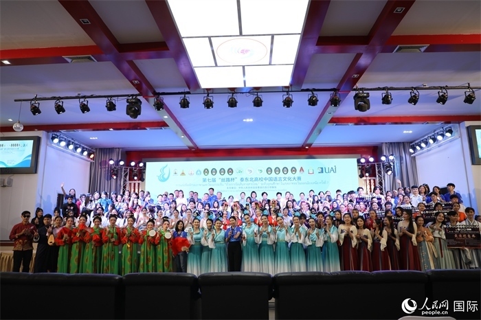 獲獎(jiǎng)選手合影。人民網(wǎng)記者 孫廣勇攝