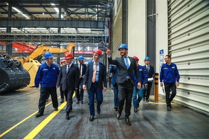巴西米納斯吉拉斯州州長羅梅烏·澤馬到徐工集團考察。徐工集團供圖