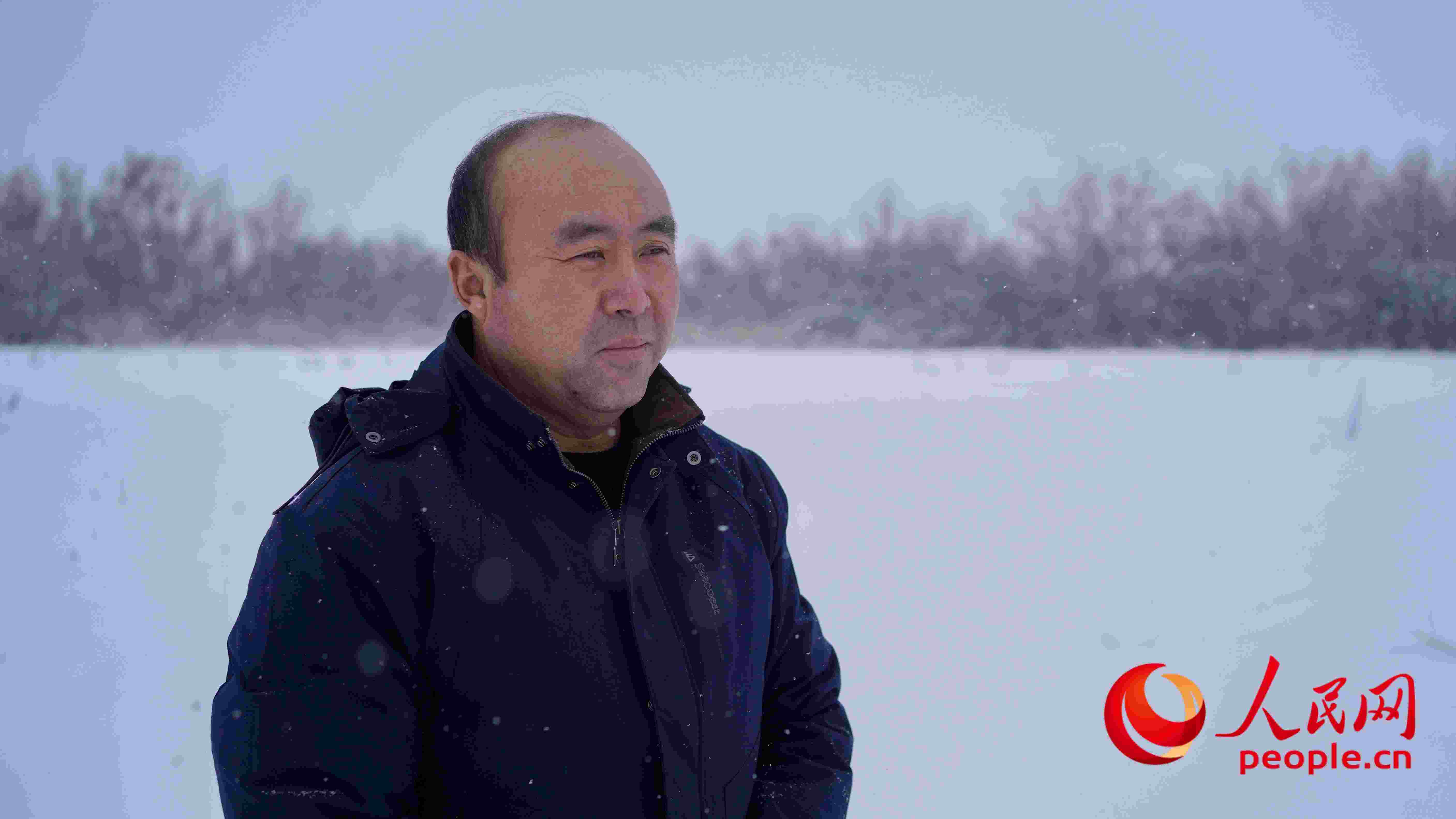 馬曉華回憶當(dāng)年和父親一起種樹(shù)的情形，滿是懷念。人民網(wǎng) 周靜圓攝