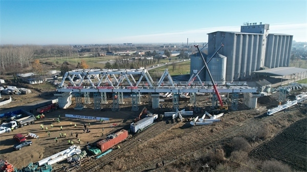 維爾巴斯特大橋鳥瞰。 匈塞鐵路中方聯(lián)營體供圖