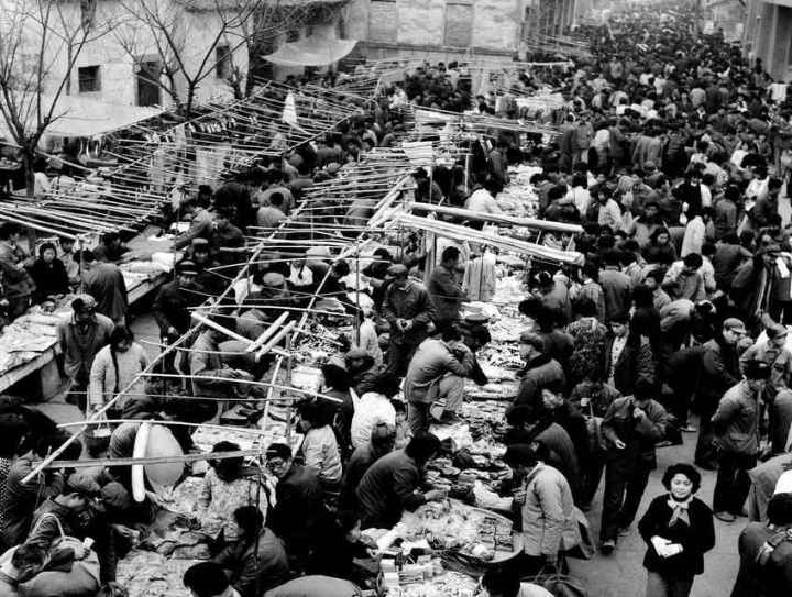 1982年，義烏湖清門馬路市場場景。拍友 金福根 攝