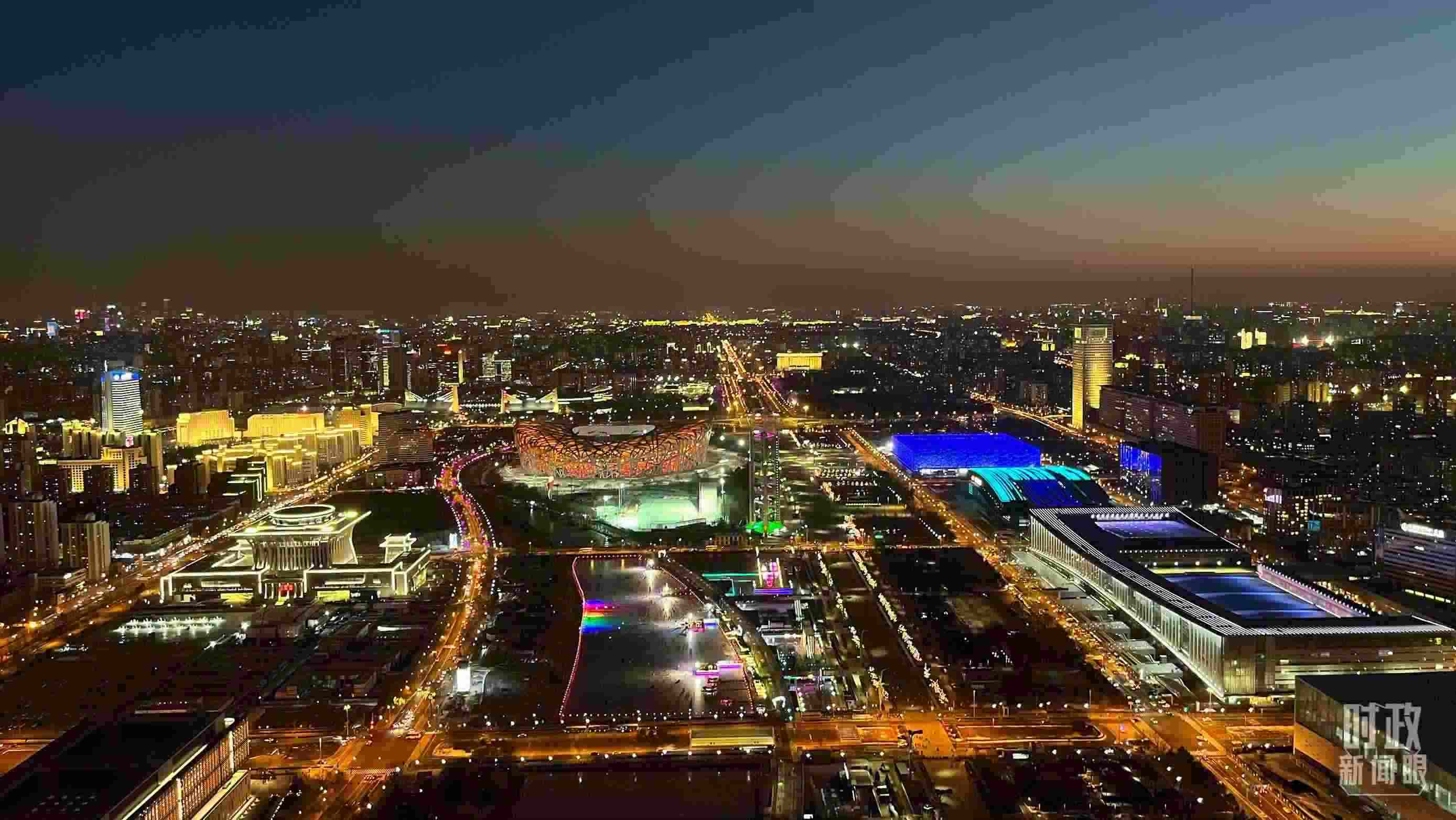 △2023年12月31日，從北京奧林匹克塔俯拍北京城區(qū)。（總臺(tái)央視記者金雨秋拍攝）