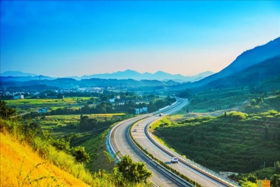 農(nóng)村公路讓老百姓出行變得更便捷。受訪方供圖