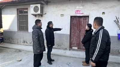  圖②：法官勘察訟爭房產(chǎn)。