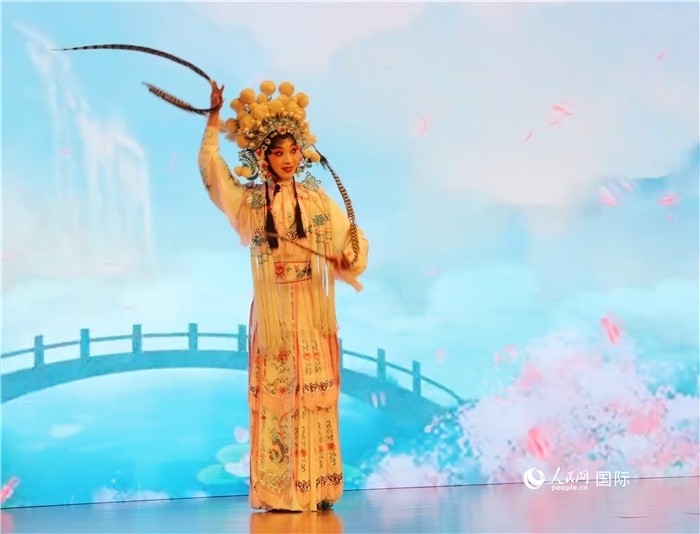 四川省成都市川劇研究院帶來了精彩的川劇演出。人民網(wǎng)記者 李志偉攝