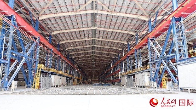 已移交業(yè)主的C201船體車間。人民網(wǎng)記者管克江攝