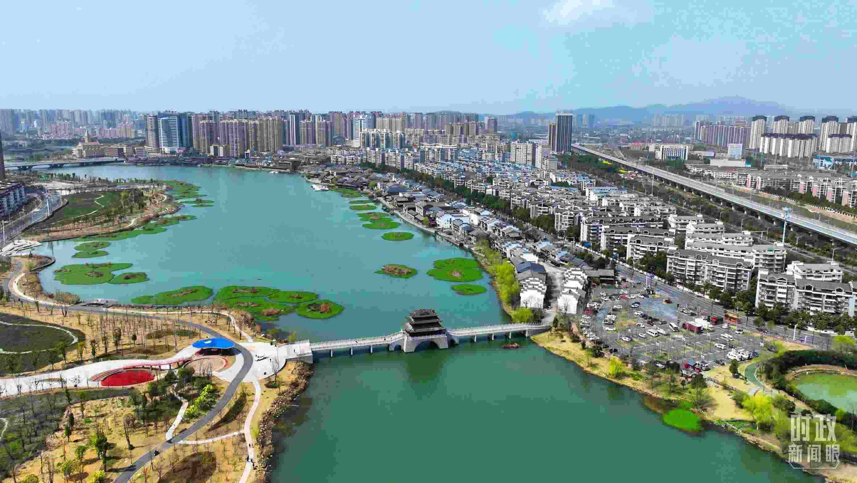 湖南常德。此次座談會(huì)前，習(xí)近平在長沙、常德兩地實(shí)地考察。（總臺央視記者范凱拍攝）