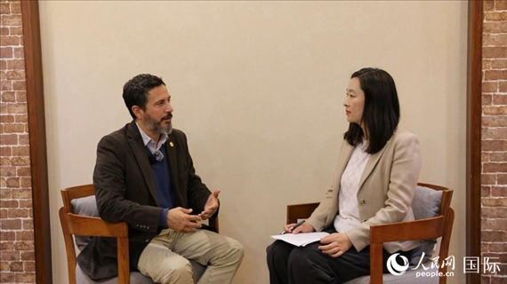 阿根廷布宜諾斯艾利斯大學阿根廷—中國研究中心主任、阿根廷知名漢學家畢嘉宏（Ignacio Villagran）接受人民網(wǎng)記者專訪。人民網(wǎng)記者 周雨攝