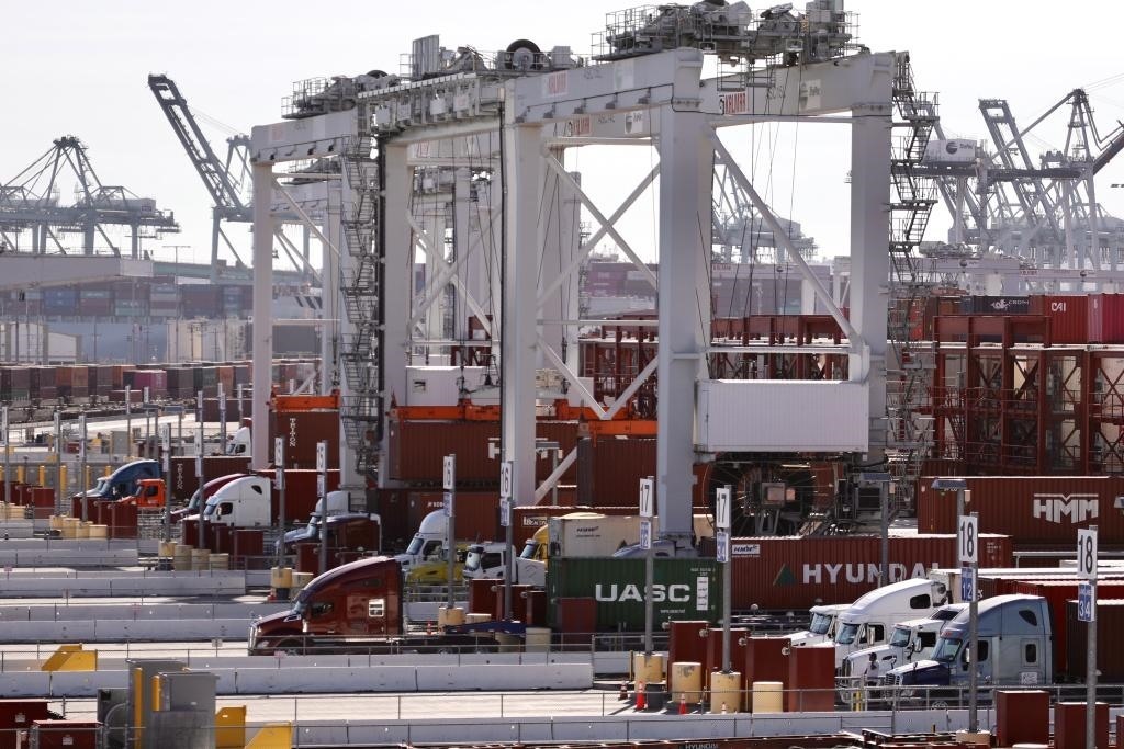 2021年10月29日拍攝的美國加利福尼亞州洛杉磯港景象。新華社發(fā)