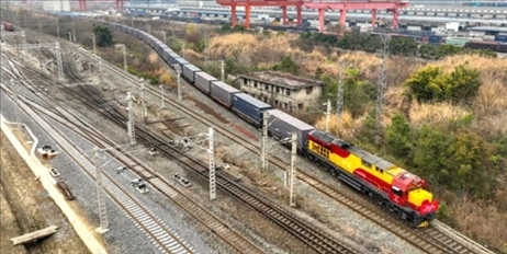 全國鐵路實行新的貨物列車運行圖。國鐵集團供圖