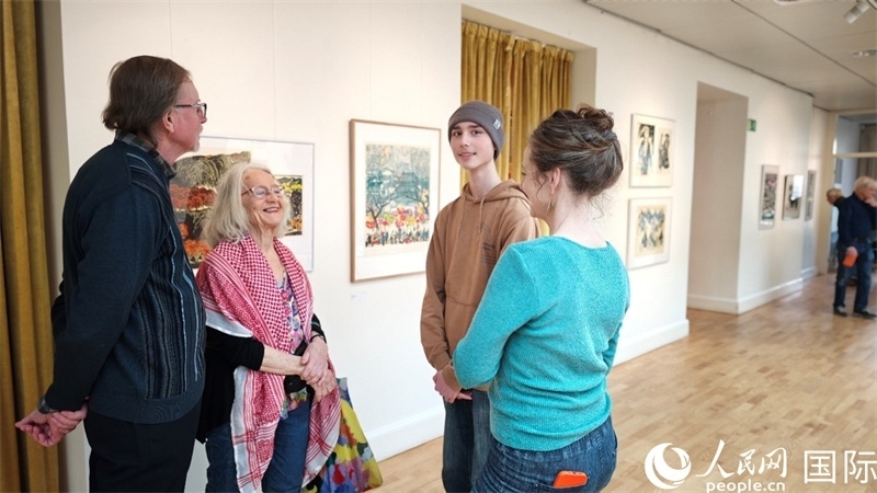 參加講座活動的瑞典聽眾。人民網(wǎng)記者殷淼攝